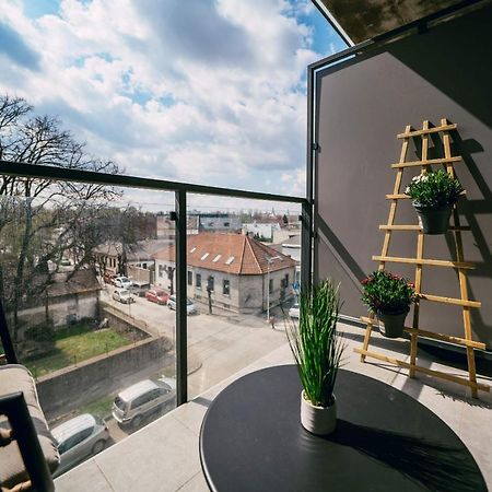 Luxury Apartment W. City Views In Kosice Old Town Buitenkant foto